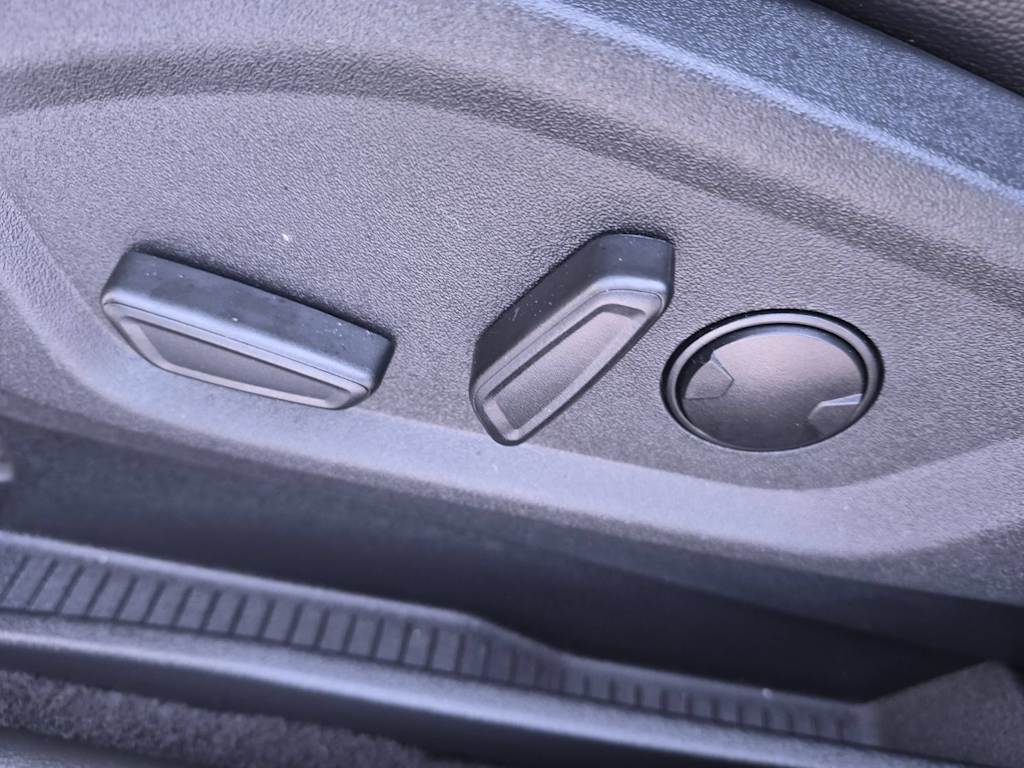 Thumbnail: 2024 Ford Edge - 24