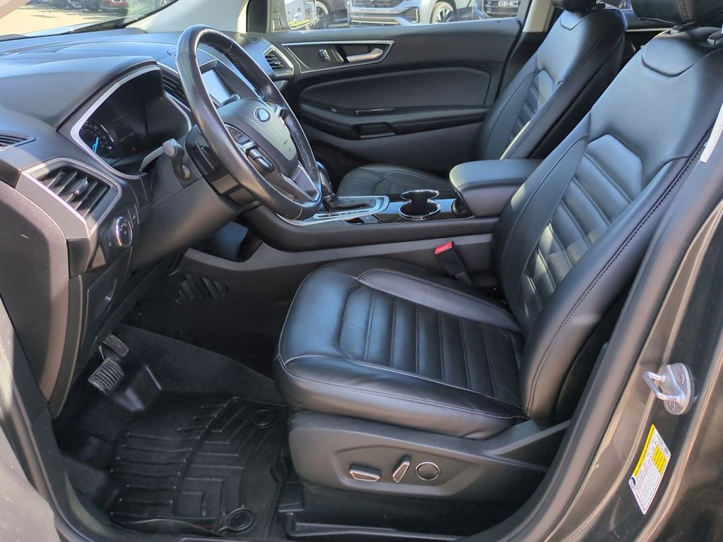 Thumbnail: 2015 Ford Edge - 10