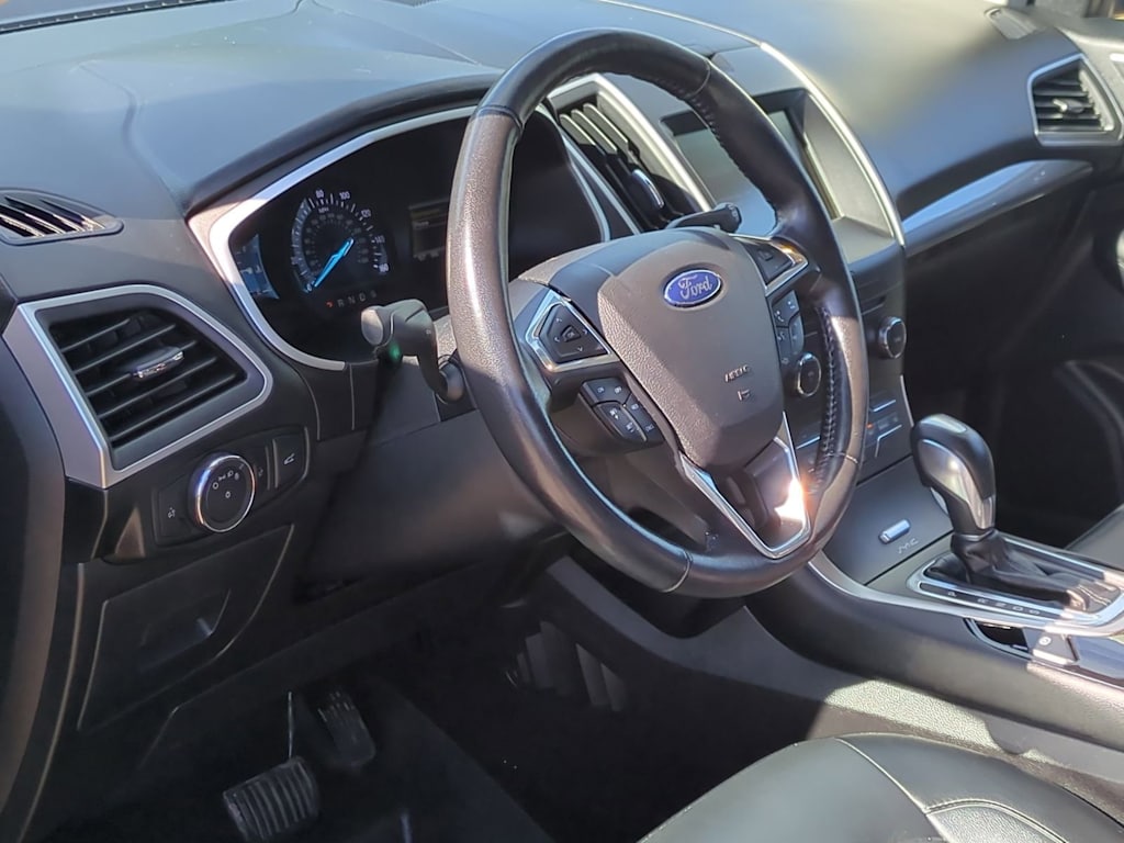 Thumbnail: 2015 Ford Edge - 2