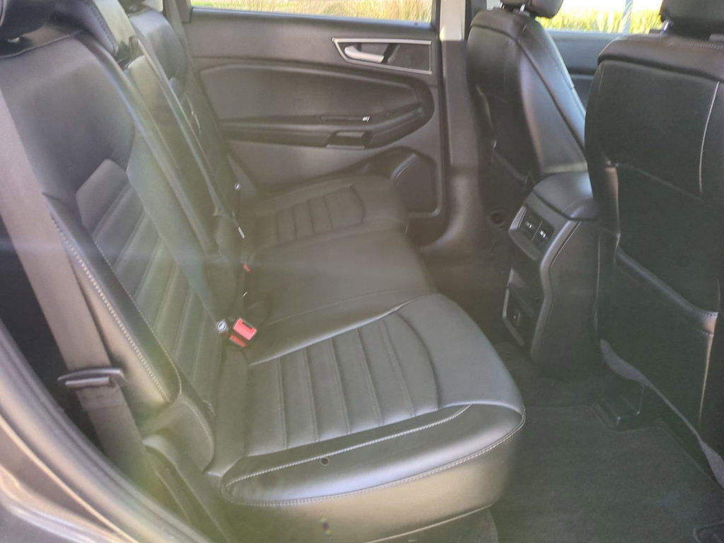 Thumbnail: 2015 Ford Edge - 27