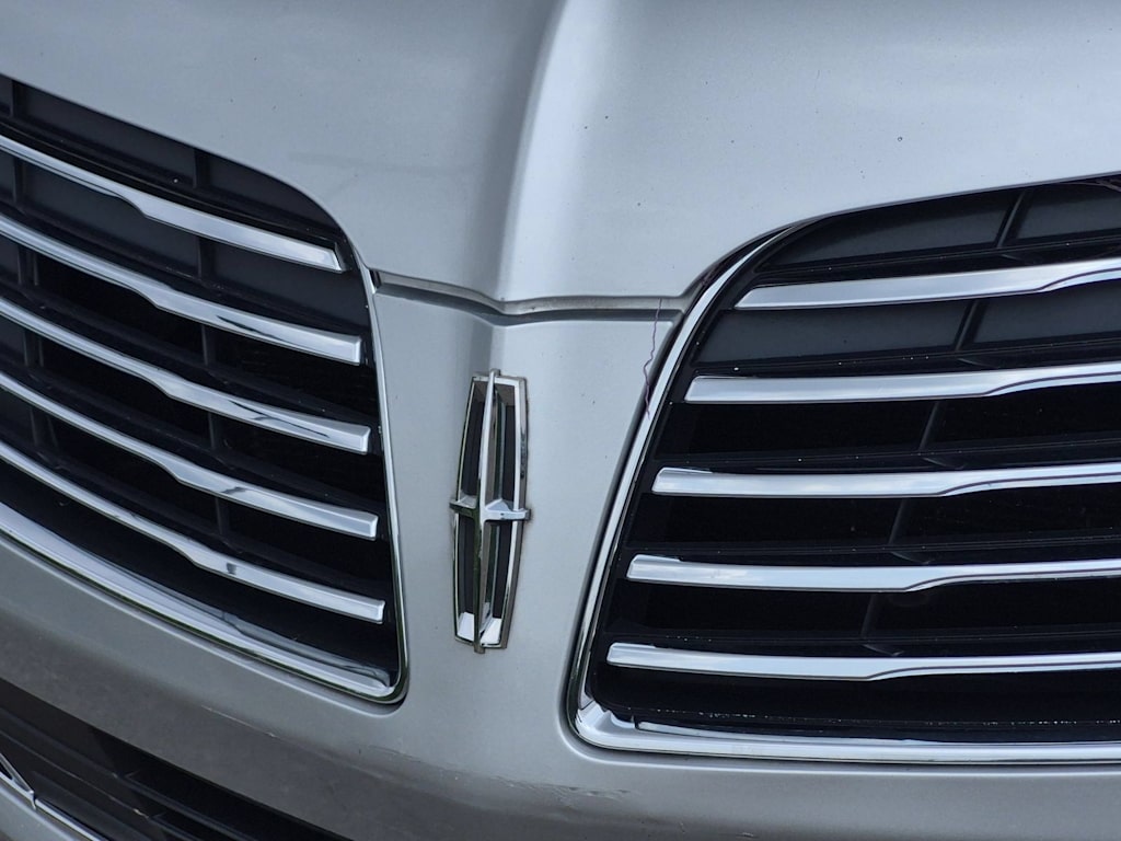 Thumbnail: 2019 Lincoln MKT - 7