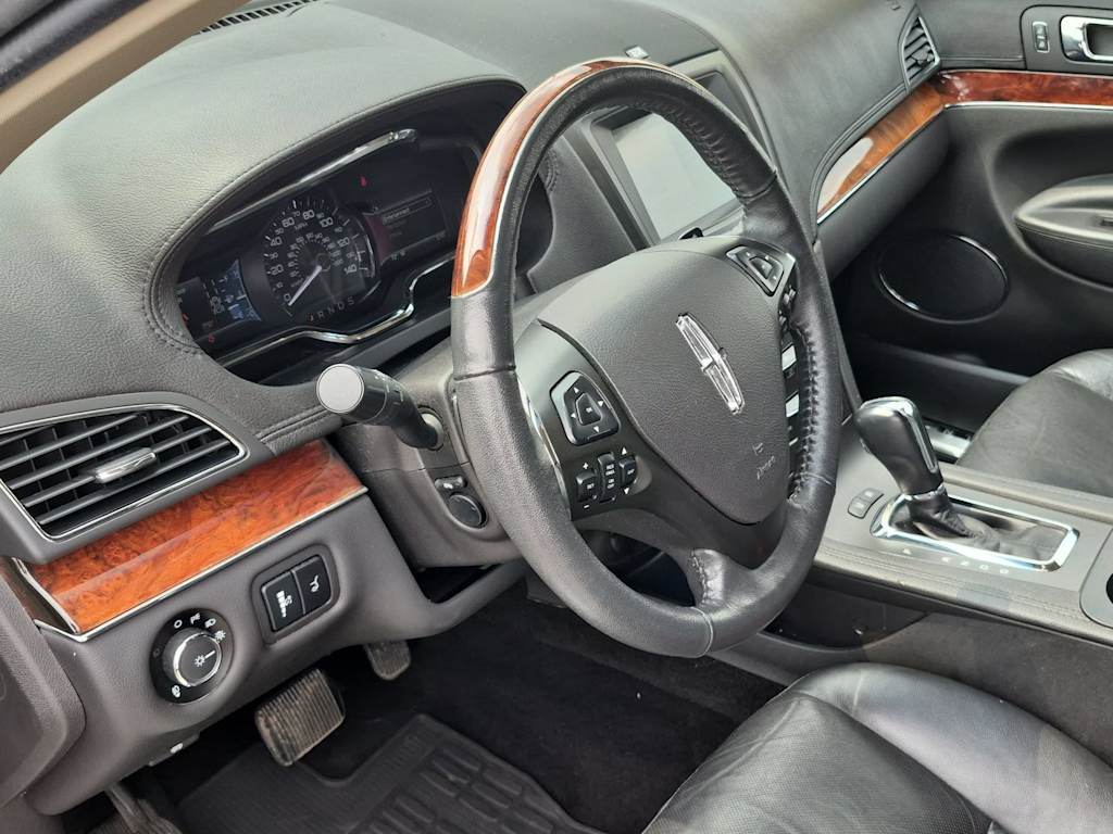 Thumbnail: 2019 Lincoln MKT - 2