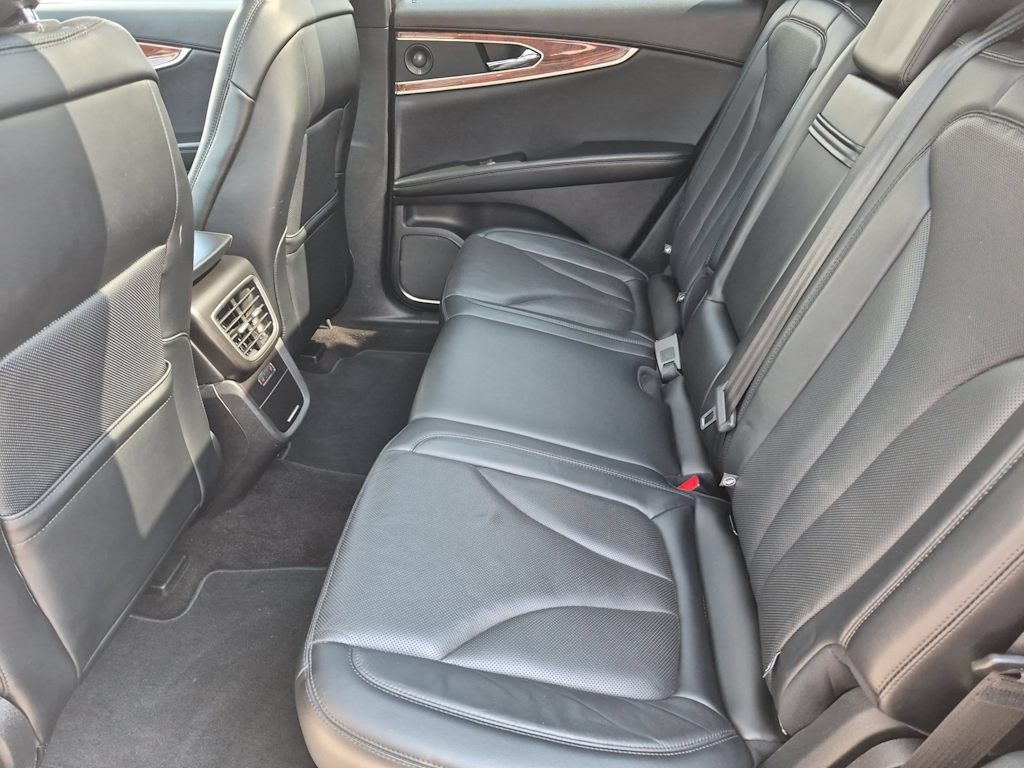 Thumbnail: 2019 Lincoln Nautilus - 11