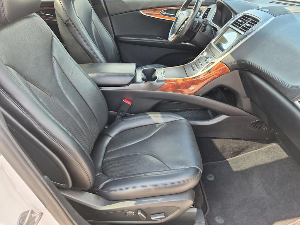 Thumbnail: 2019 Lincoln Nautilus - 10