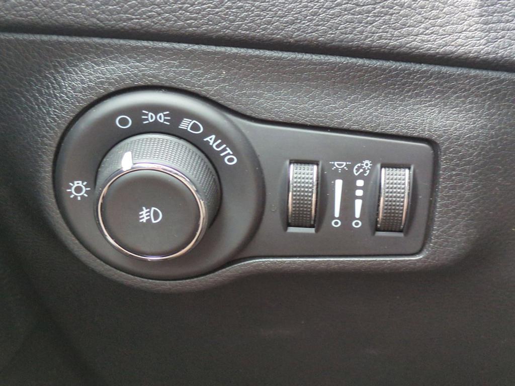 Thumbnail: 2021 Jeep Compass - 31