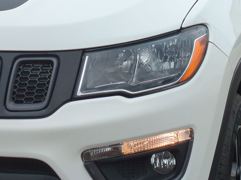 Thumbnail: 2019 Jeep Compass - 17