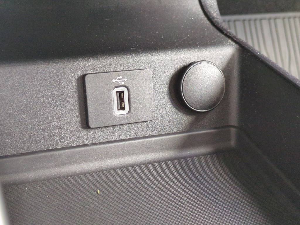 Thumbnail: 2018 Ford Fusion - 33