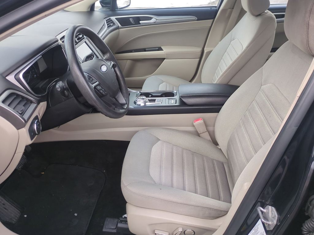 Thumbnail: 2020 Ford Fusion - 10