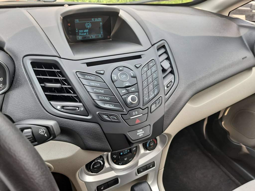 Thumbnail: 2016 Ford Fiesta - 14