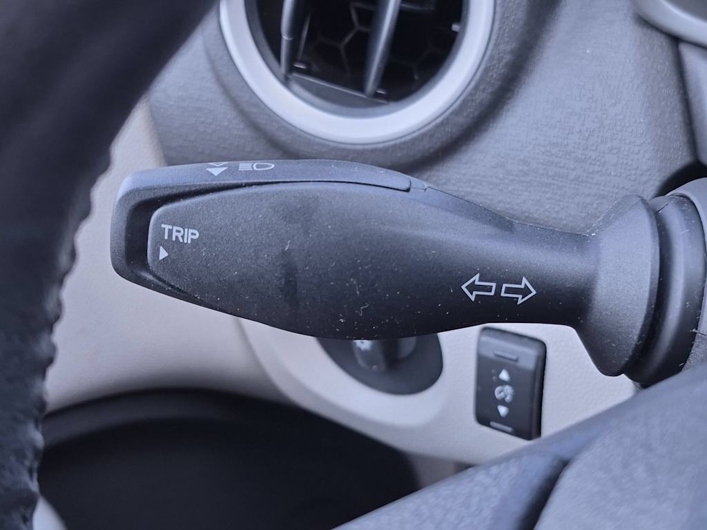 Thumbnail: 2013 Ford Fiesta - 31