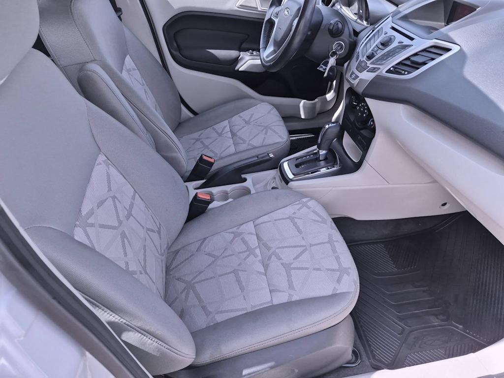 Thumbnail: 2013 Ford Fiesta - 27