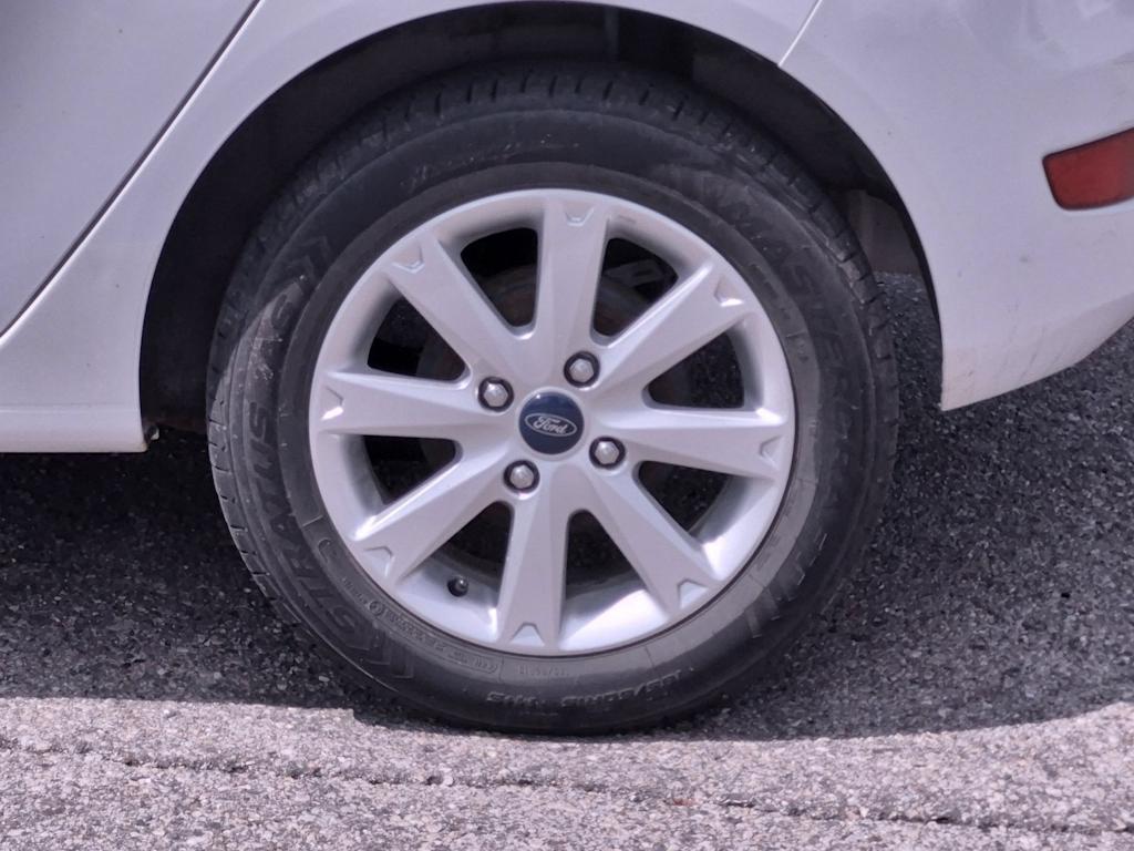 Thumbnail: 2013 Ford Fiesta - 8