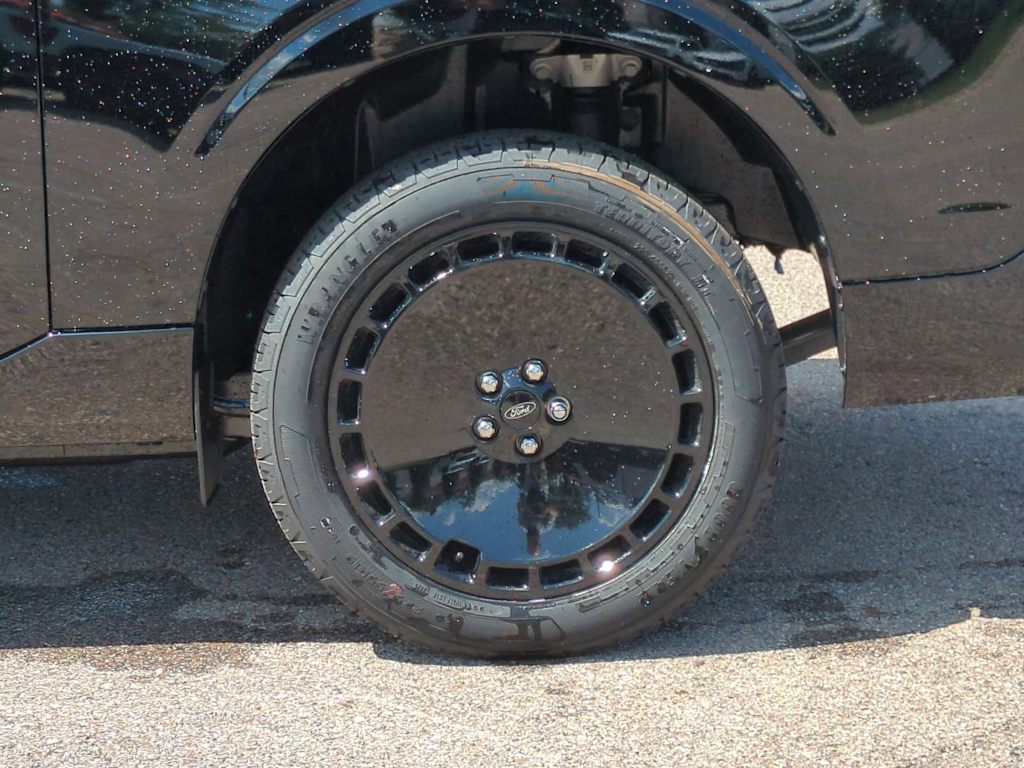 Thumbnail: 2025 Ford Maverick - 8