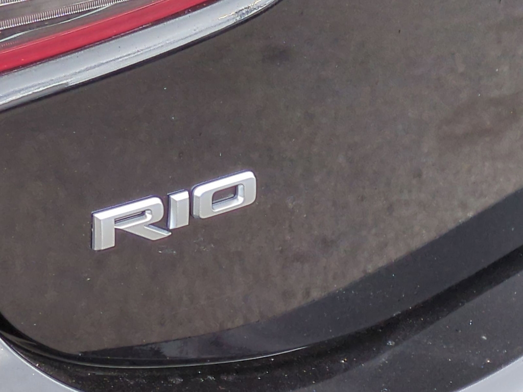 Thumbnail: 2022 Kia Rio - 25