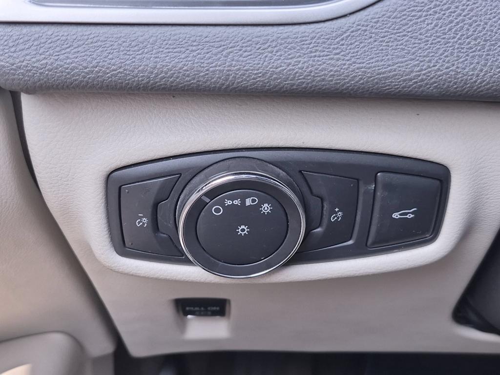 Thumbnail: 2014 Lincoln MKZ - 33