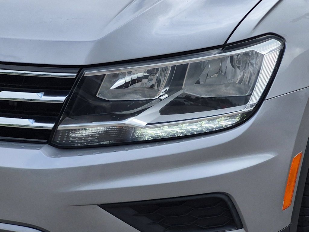 Thumbnail: 2021 Volkswagen Tiguan - 24