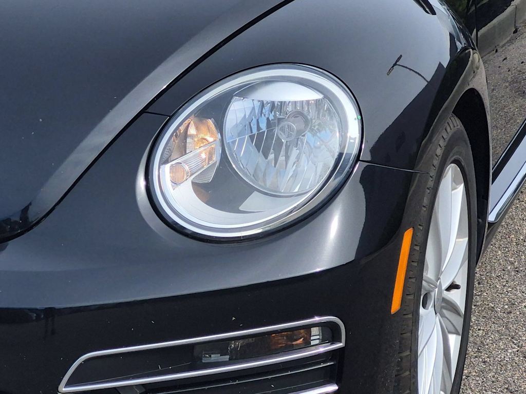 Thumbnail: 2019 Volkswagen Beetle - 23