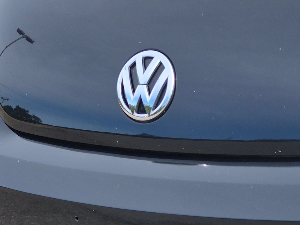 Thumbnail: 2019 Volkswagen Beetle - 7