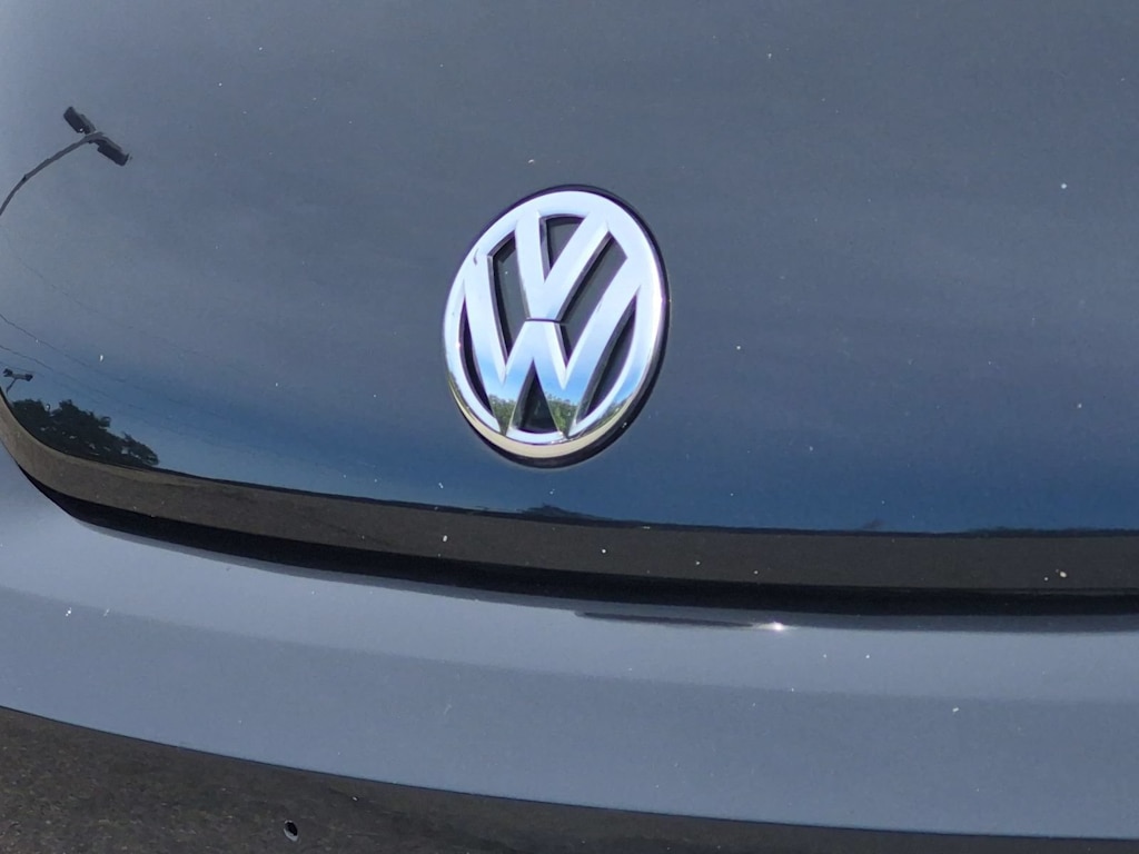 Thumbnail: 2019 Volkswagen Beetle - 7