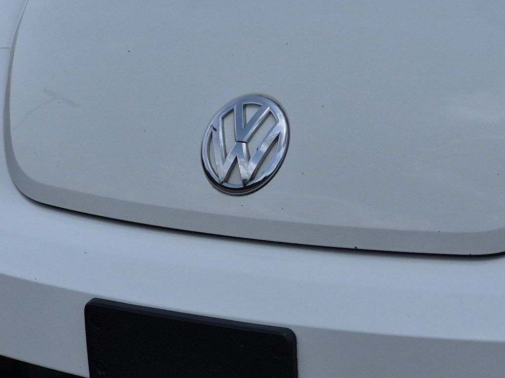 Thumbnail: 2013 Volkswagen Beetle - 7