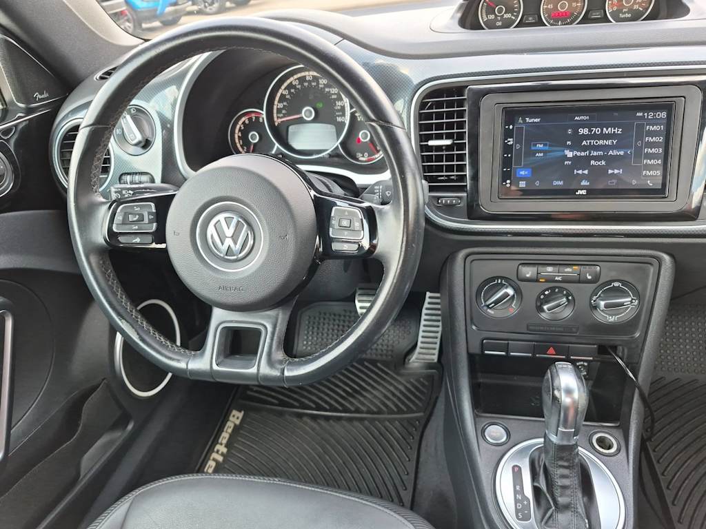 Thumbnail: 2013 Volkswagen Beetle - 9