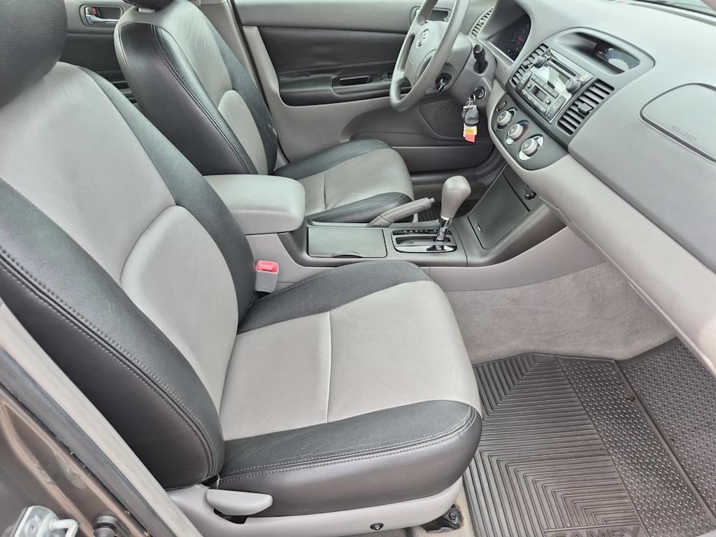 Thumbnail: 2005 Toyota Camry - 11