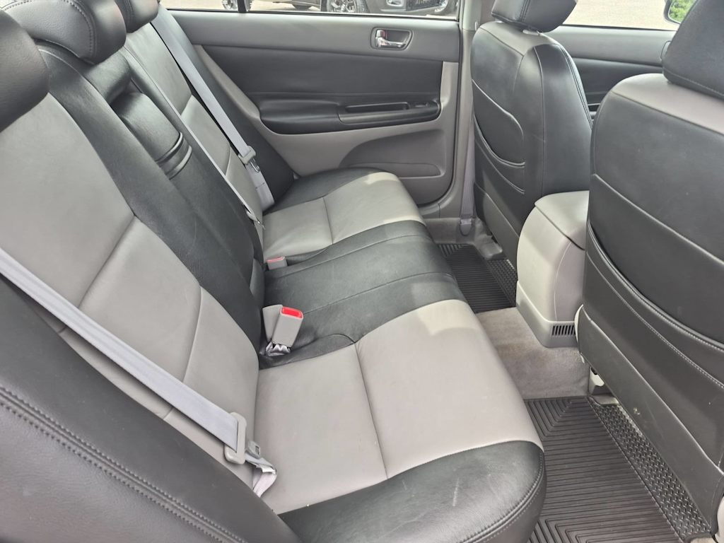 Thumbnail: 2005 Toyota Camry - 28