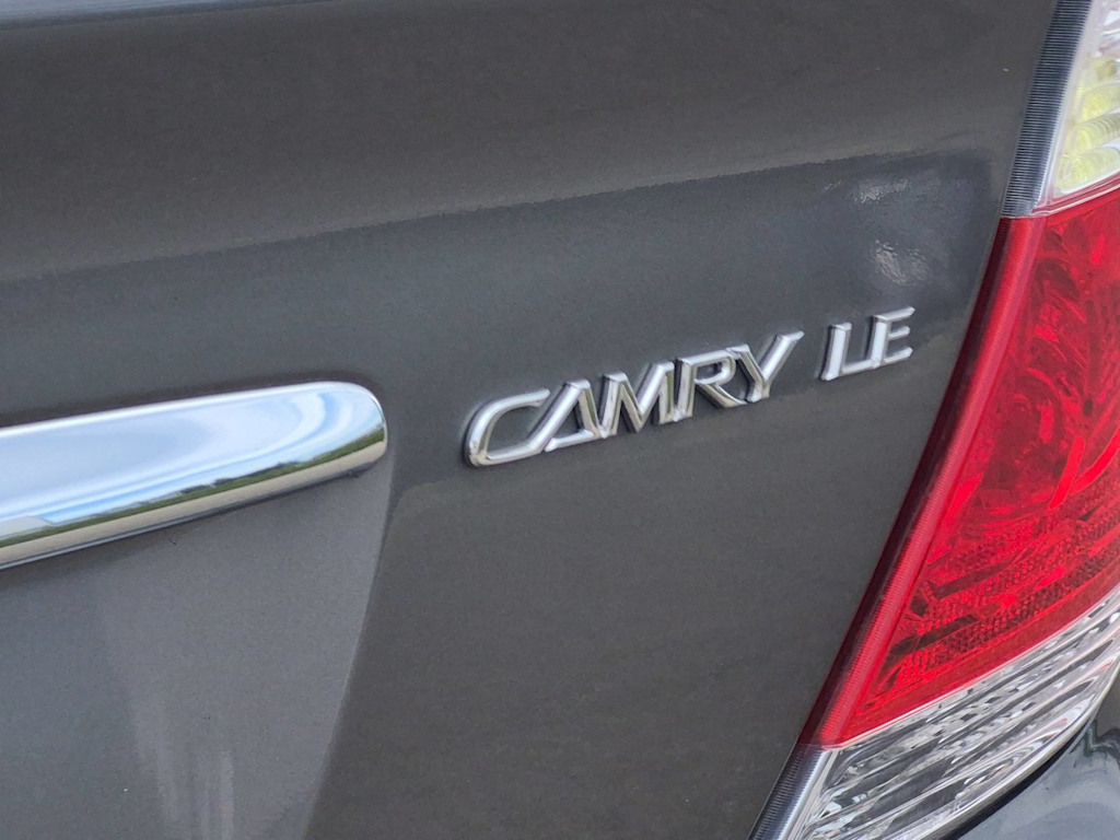 Thumbnail: 2005 Toyota Camry - 25