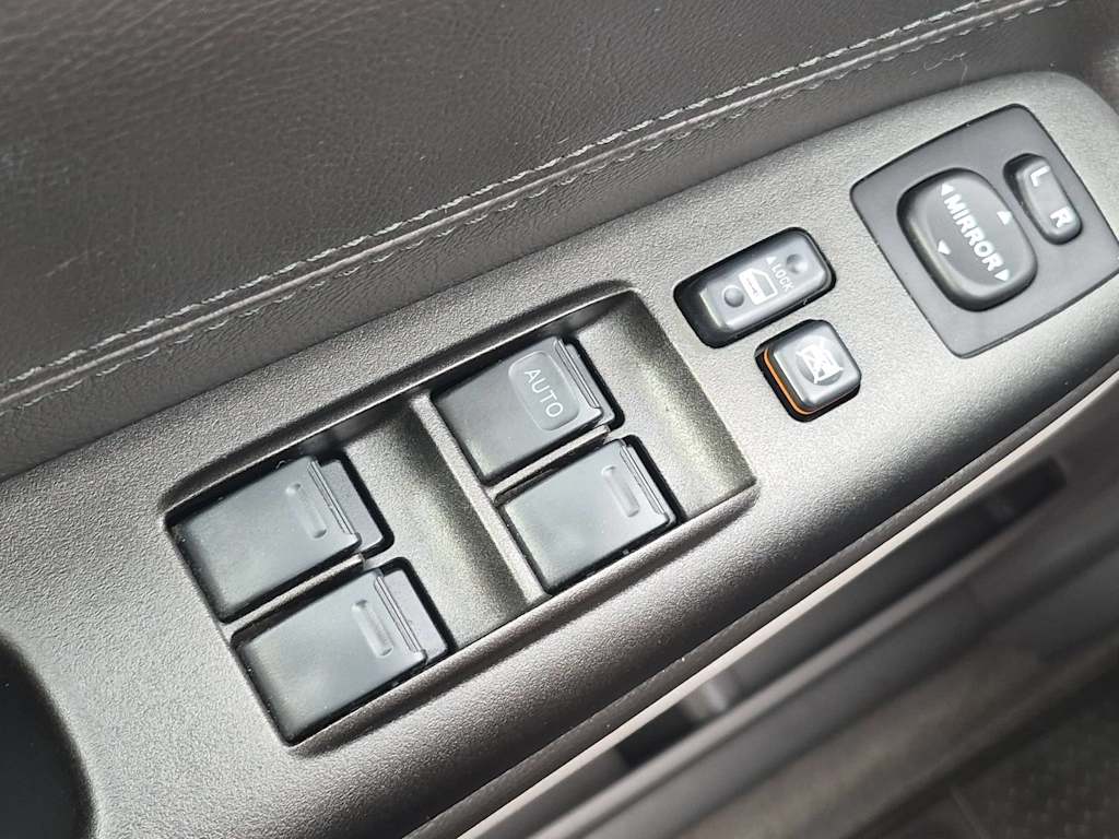 Thumbnail: 2005 Toyota Camry - 31