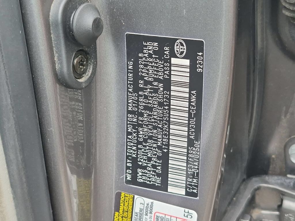 Thumbnail: 2005 Toyota Camry - 19