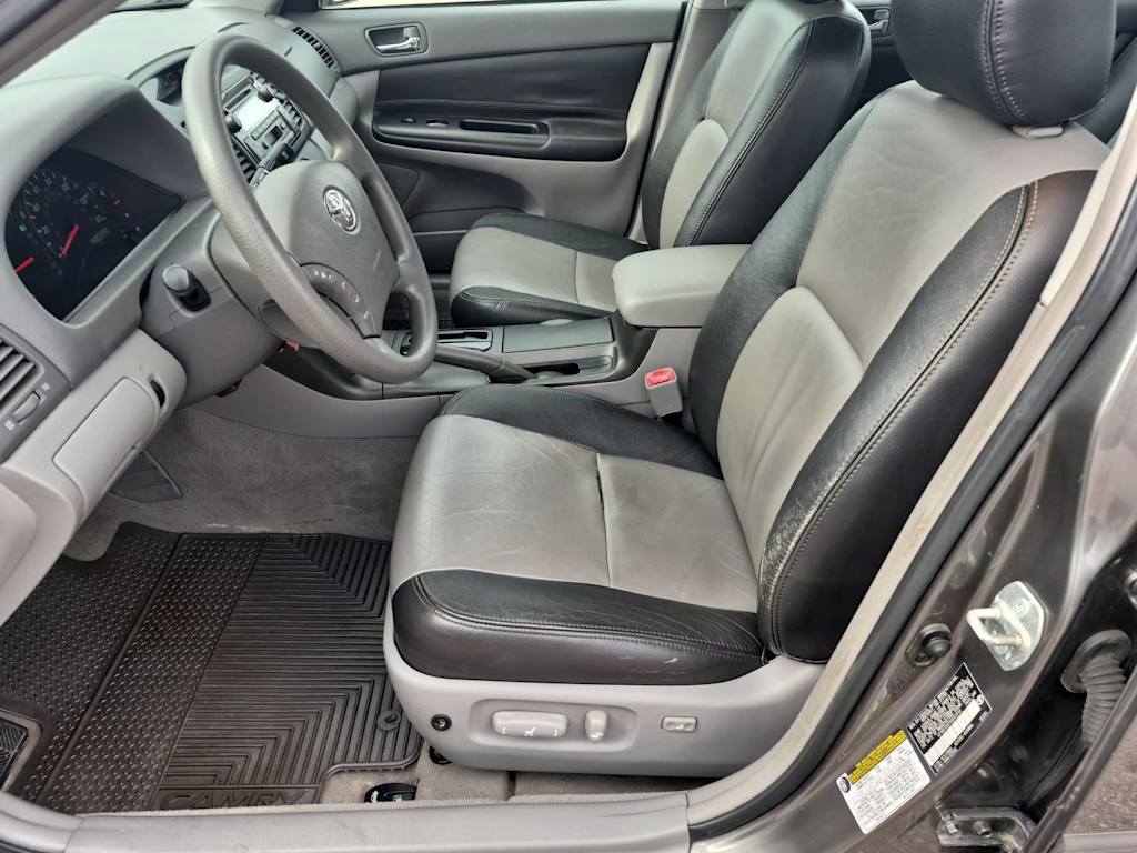 Thumbnail: 2005 Toyota Camry - 10