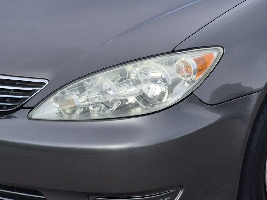 Thumbnail: 2005 Toyota Camry - 24