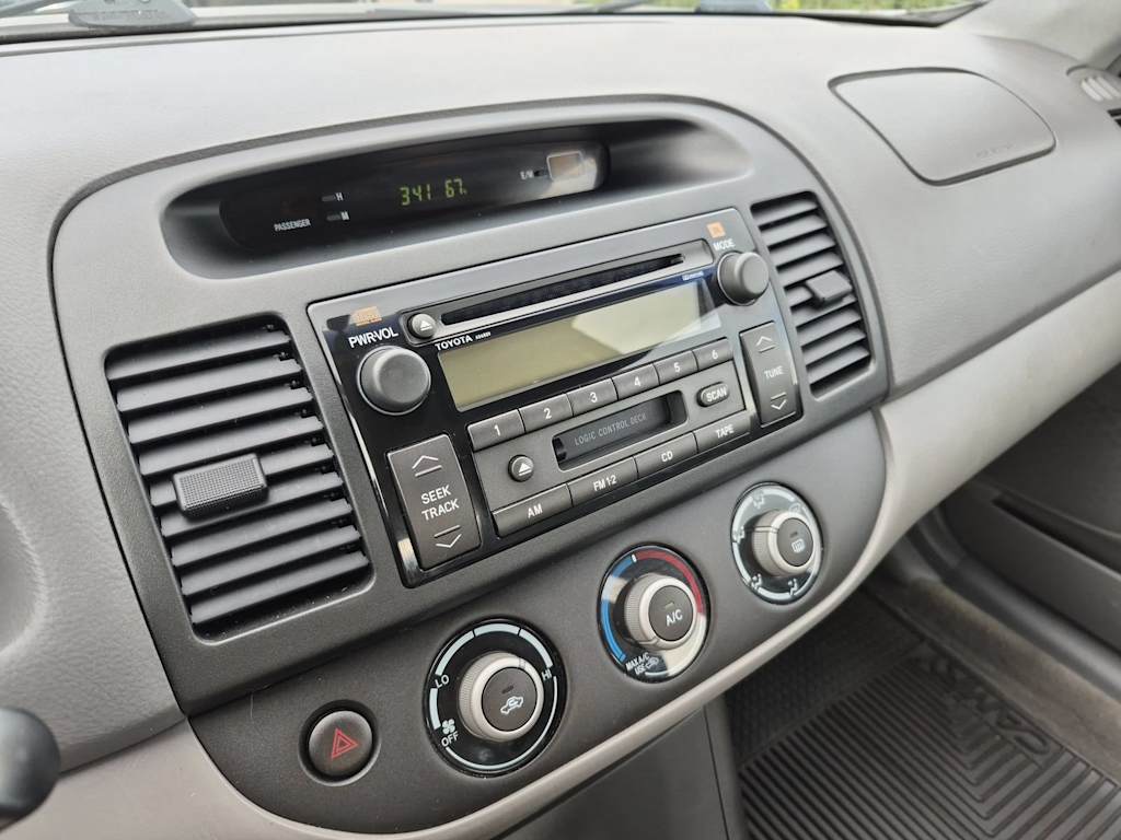 Thumbnail: 2005 Toyota Camry - 14