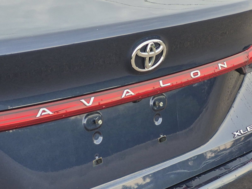 Thumbnail: 2019 Toyota Avalon - 25