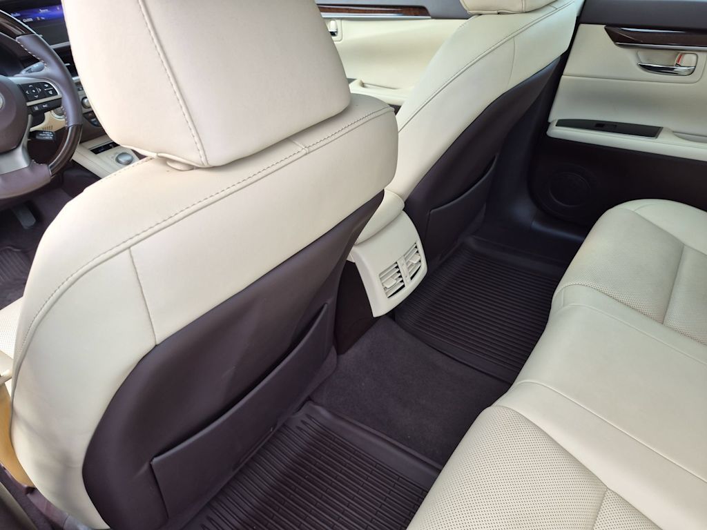 Thumbnail: 2017 Lexus ES - 12