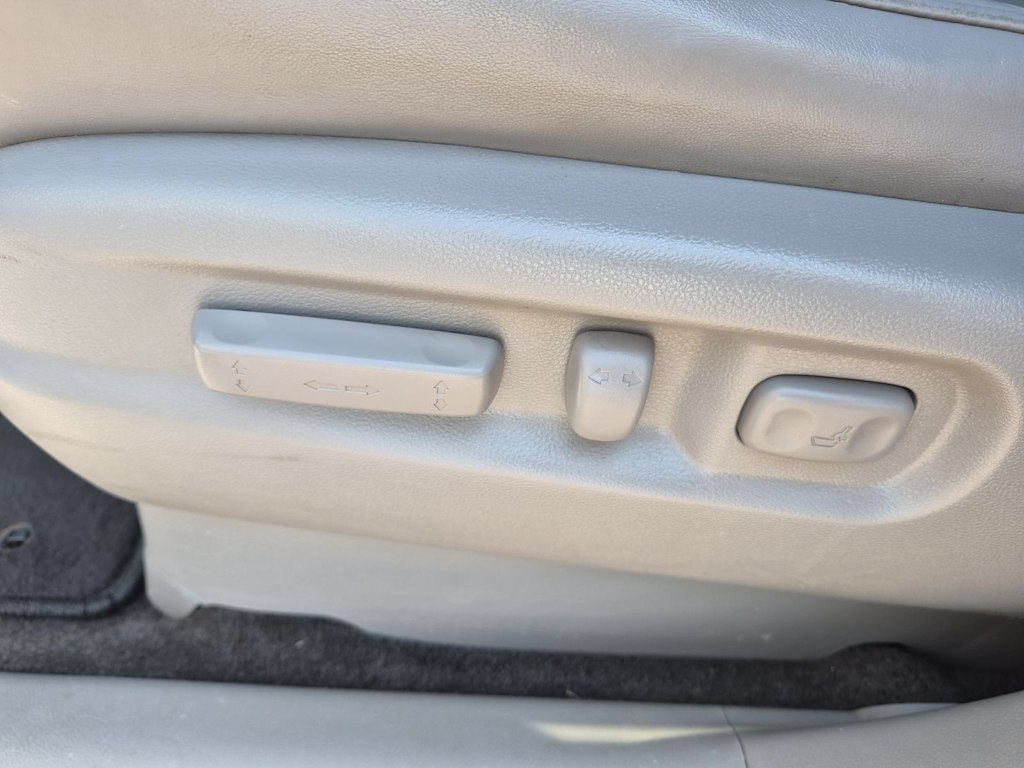 Thumbnail: 2011 Honda Pilot - 24