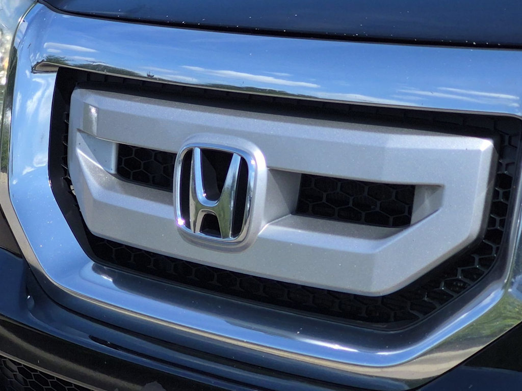 Thumbnail: 2011 Honda Pilot - 23