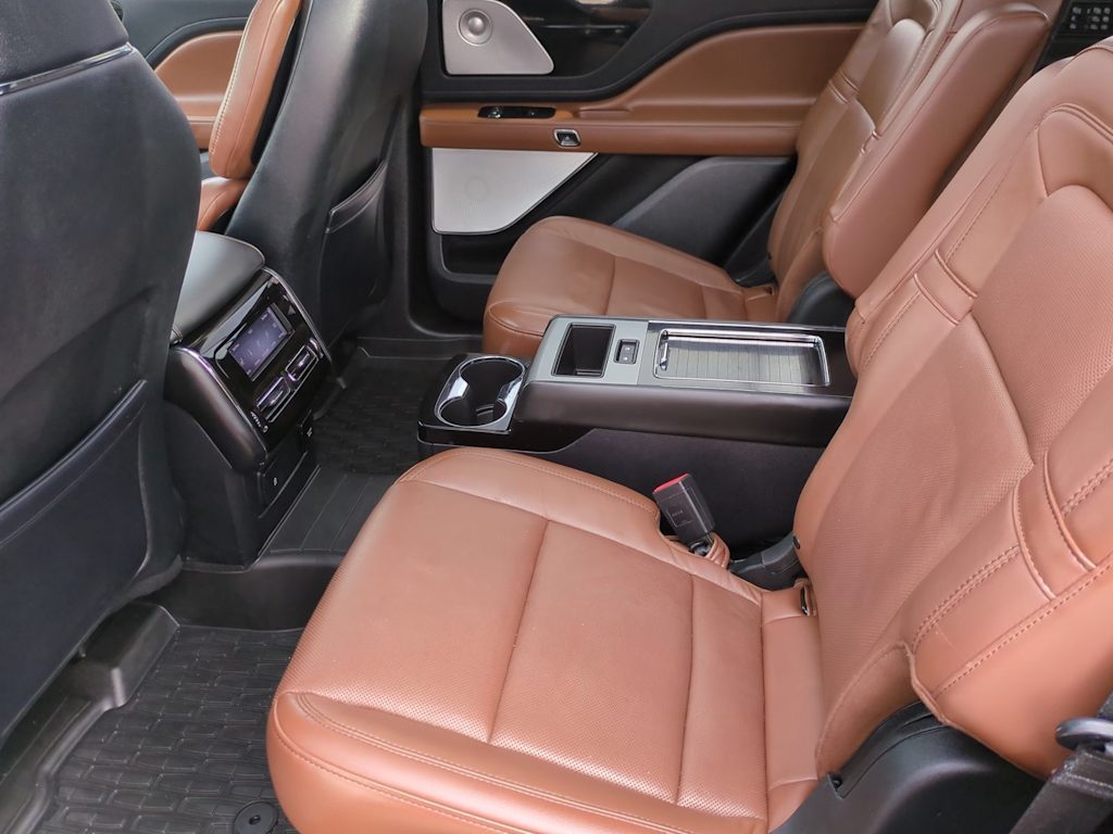 Thumbnail: 2022 Lincoln Aviator - 26