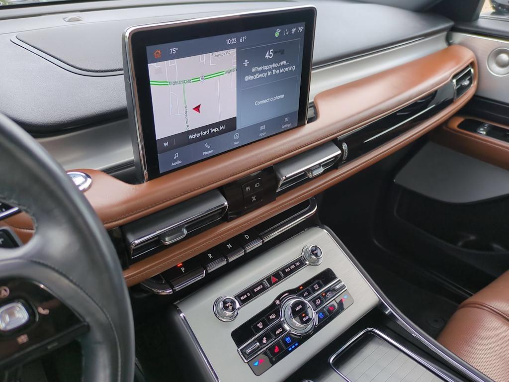 Thumbnail: 2022 Lincoln Aviator - 12