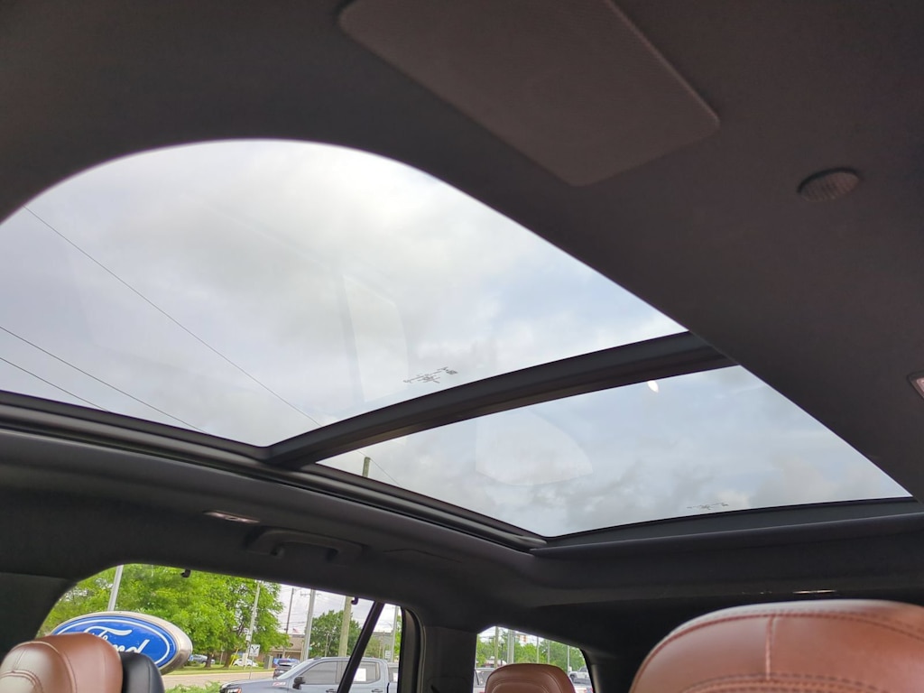 Thumbnail: 2022 Lincoln Aviator - 25