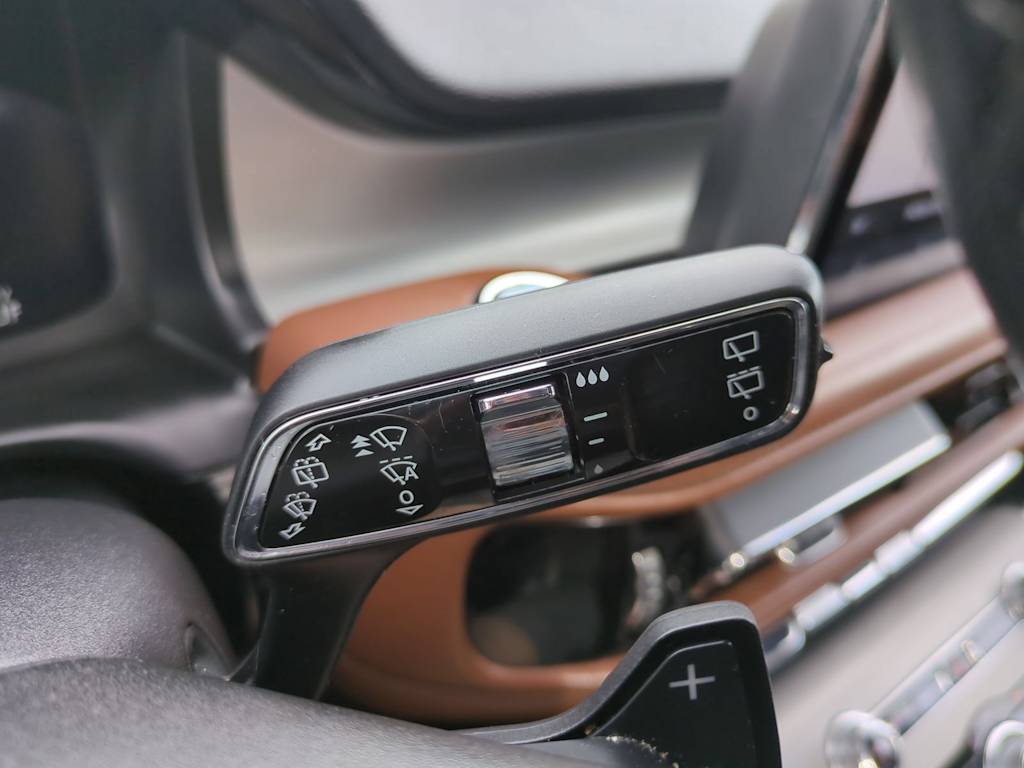 Thumbnail: 2022 Lincoln Aviator - 32
