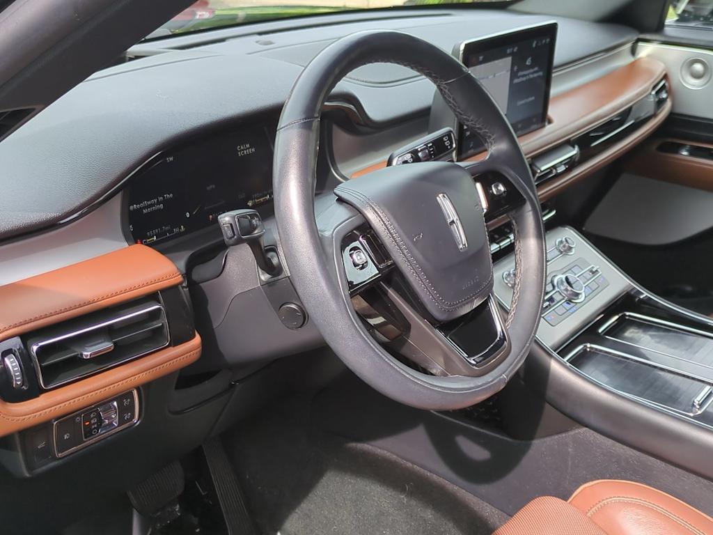 Thumbnail: 2022 Lincoln Aviator - 2