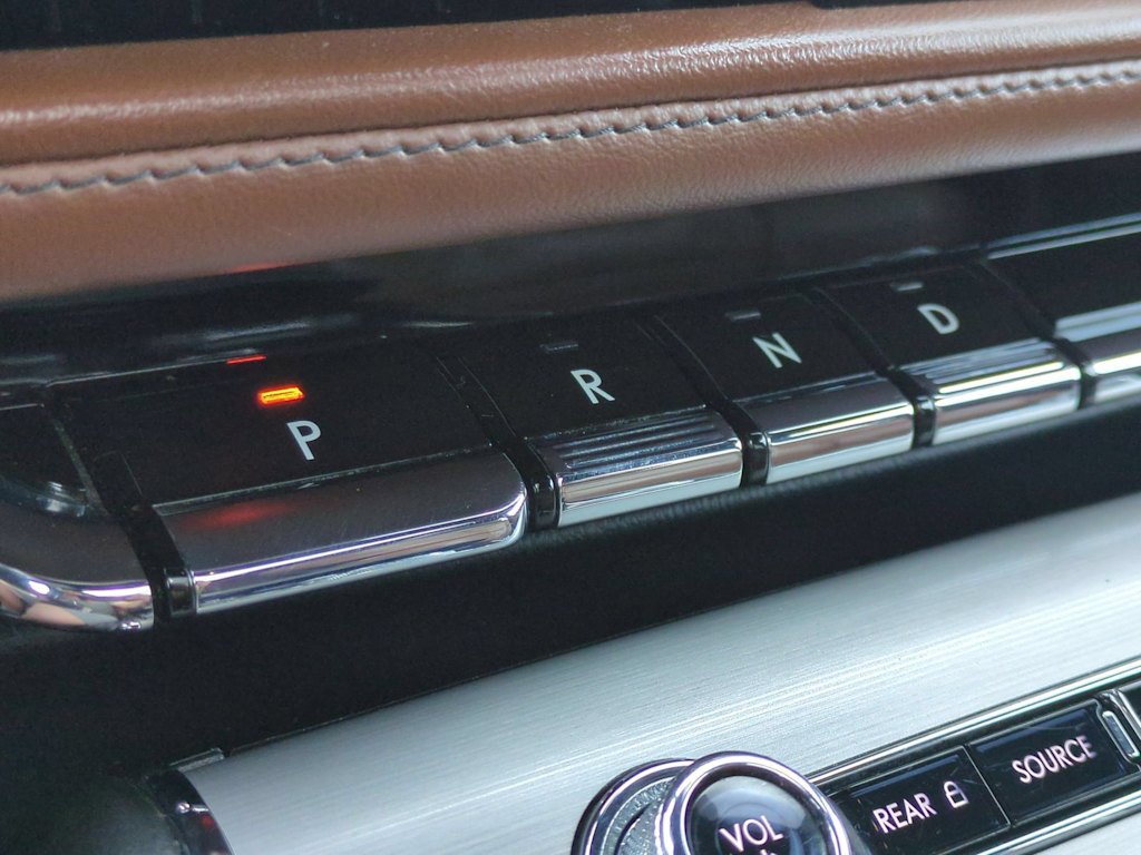 Thumbnail: 2022 Lincoln Aviator - 37