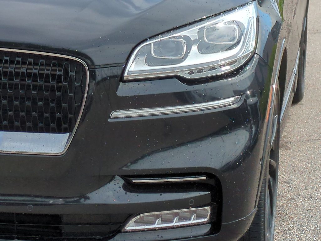 Thumbnail: 2022 Lincoln Aviator - 23