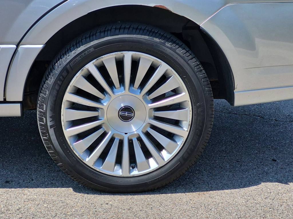 Thumbnail: 2017 Lincoln Navigator - 8