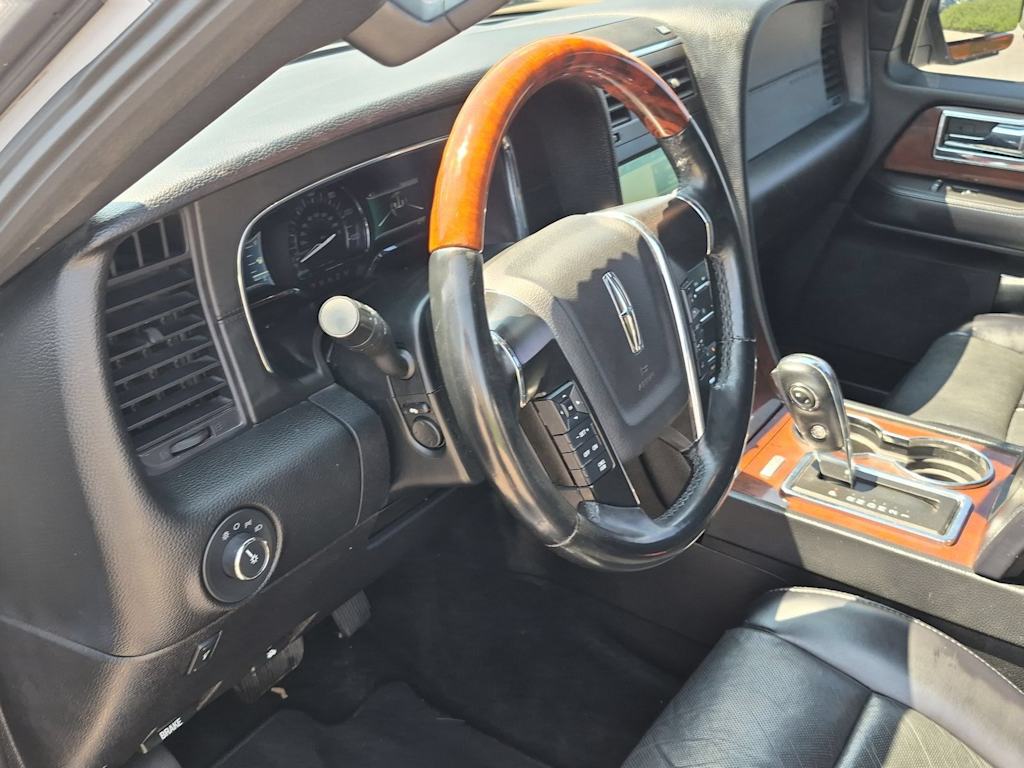 Thumbnail: 2017 Lincoln Navigator - 2