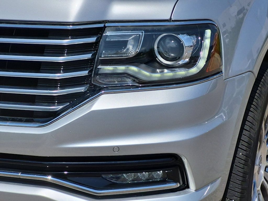Thumbnail: 2017 Lincoln Navigator - 23