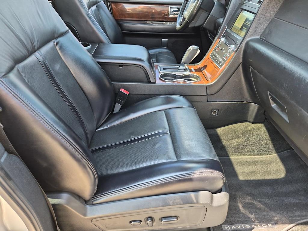 Thumbnail: 2017 Lincoln Navigator - 11