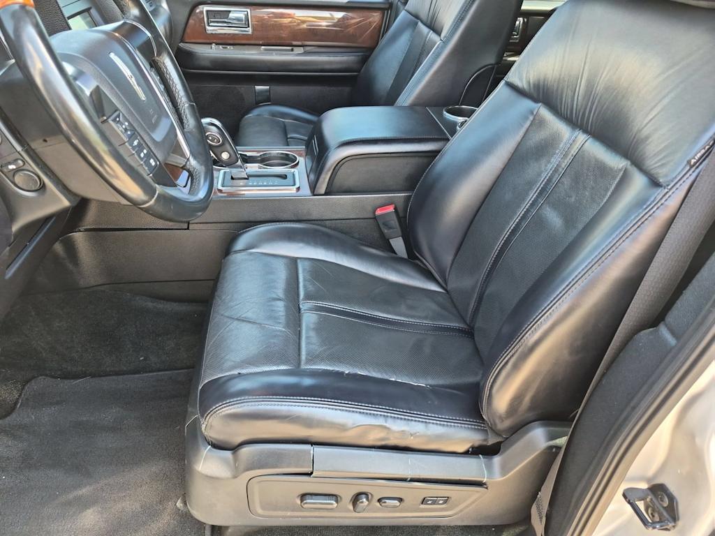 Thumbnail: 2017 Lincoln Navigator - 10