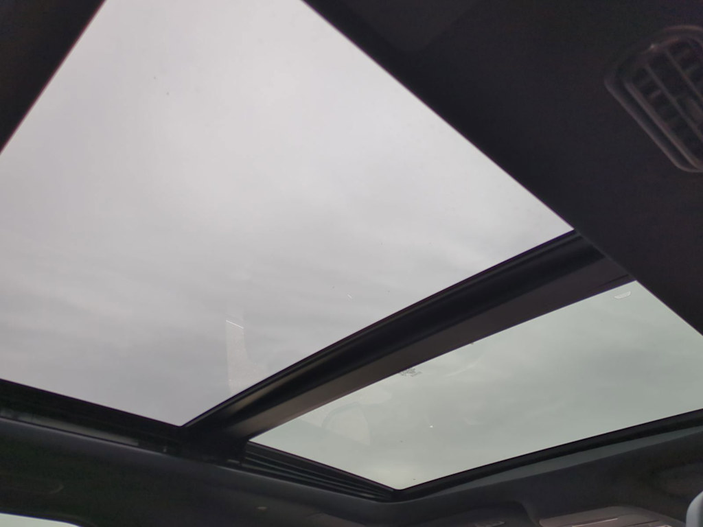 Thumbnail: 2025 Lincoln Navigator - 21